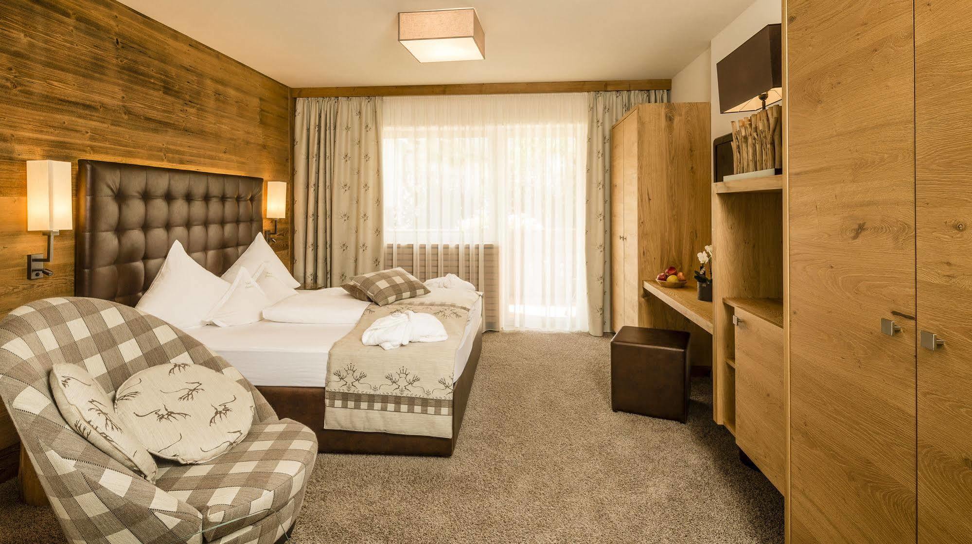 Dolcevita Hotel Jagdhof Laces Εξωτερικό φωτογραφία